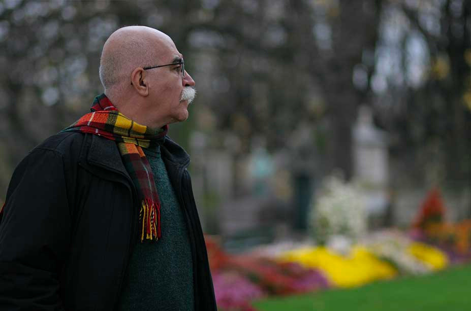 مهدی سحابی٬ مترجم، نویسنده، روزنامه نگار، نقاش، مجسمه ساز و عکاس ایرانی