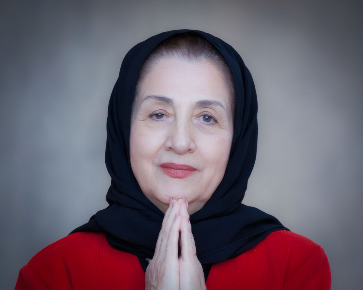 خدا تو را گرفتار و اسیر این مرد نکند