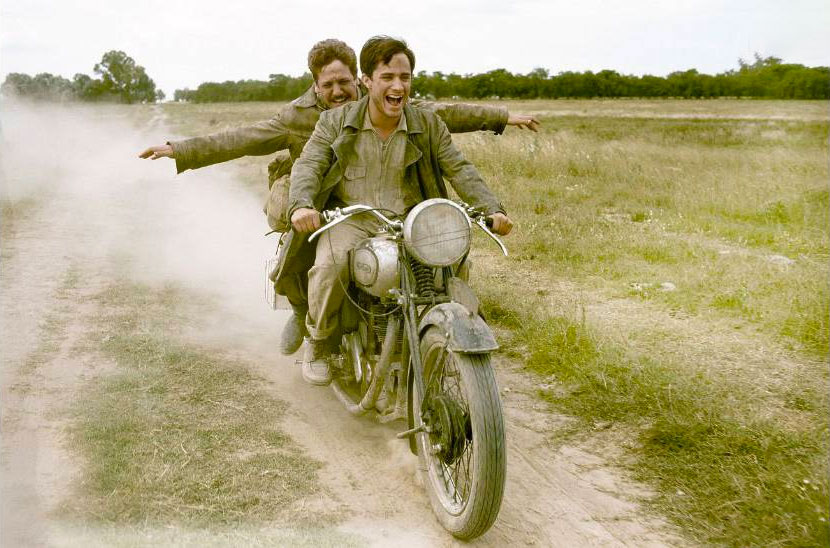فیلم خاطرات سفر با موتور سیکلت (۲۰۰۴) به کارگردانی والتر سالس
