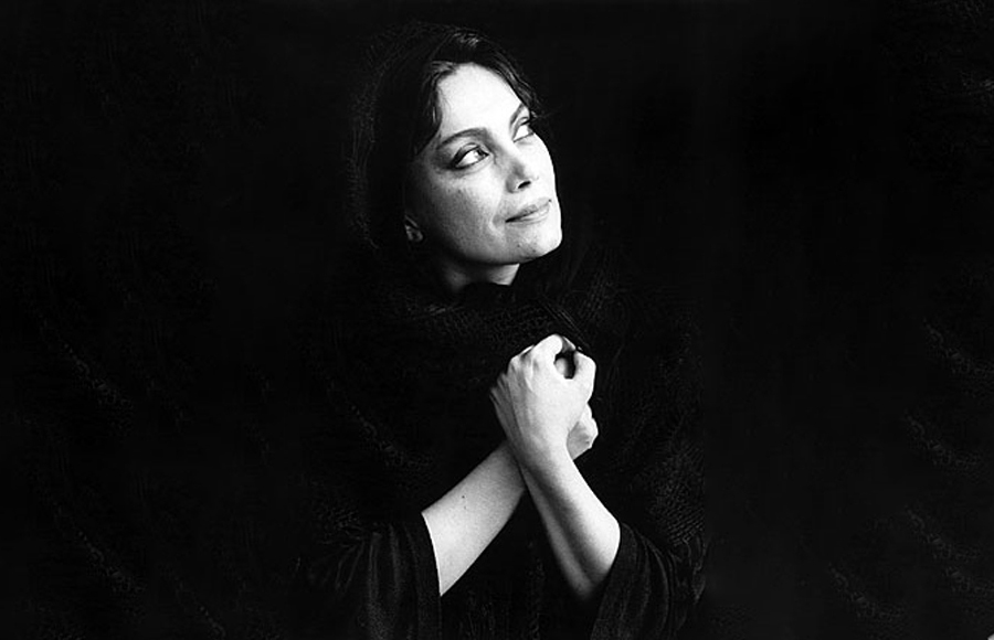 غزاله علیزاده، نویسنده معاصر ایرانی