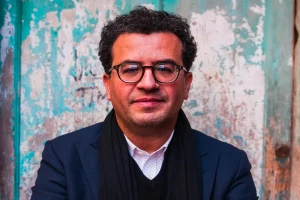 هشام مطر رمان نویس و روزنامه نگار لیبی