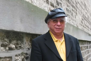 سروش حبیبی مترجم ایرانی (عکس از صفحه محمد نجابتی، مترجم ترز راکن)